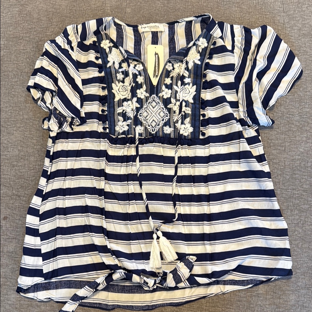 Striped Navy And White Embroidered Top Size L Nwt Brand Impressions Striped Navy And White Embroidered Top Size L Nwt Brand Impressions